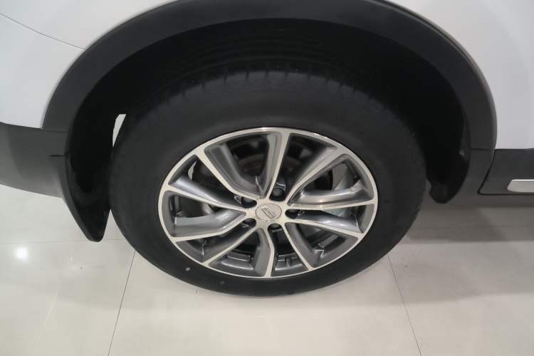 Used Geely Auto Emgrand X7 Sport 2018 1.8TD Automatic Two-Wheel Drive Smart Connect 4G Internet Edition
