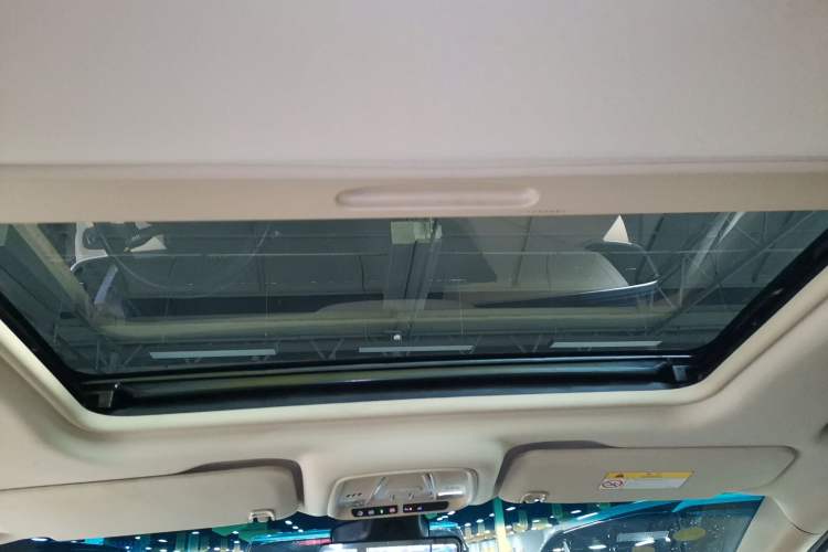 Used Buick GL8 2022 ES Landtrek 653T Luxury Edition
