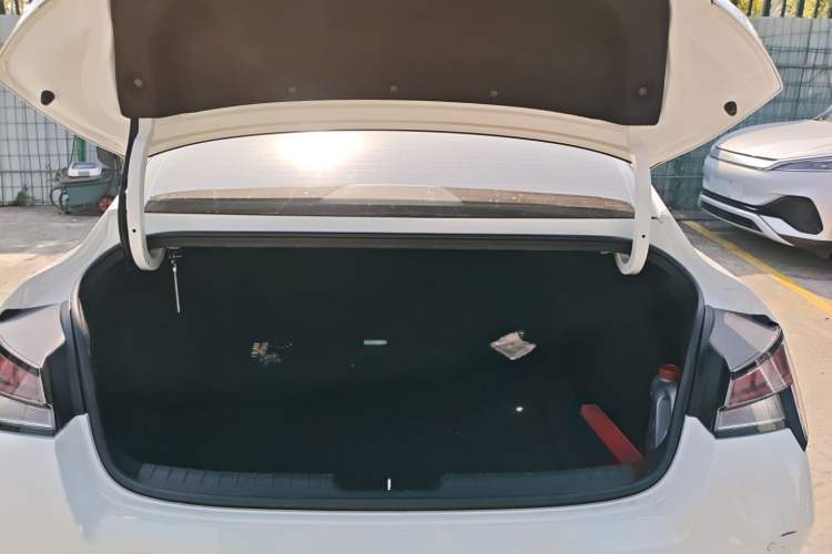 Used Hyundai Elantra 2022 1.5L CVT LUX Prestige Edition