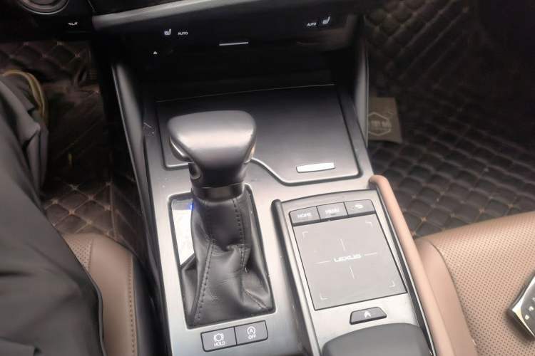 Used Lexus ES 2022 200 Excellence Edition

