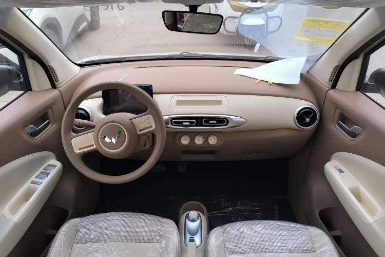 Used Wuling Hongguang MINIEV 2025 Four-Door Version Advanced Edition
