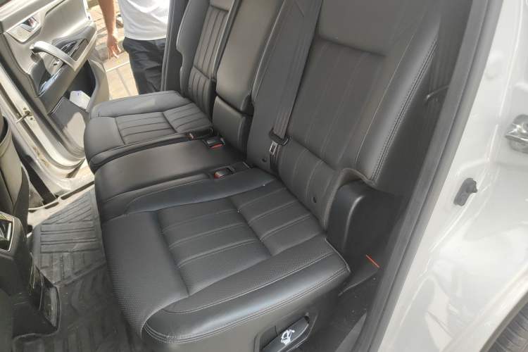 Used Changan CS95 2019 2.0T Two-Wheel-Drive Luxury Version
