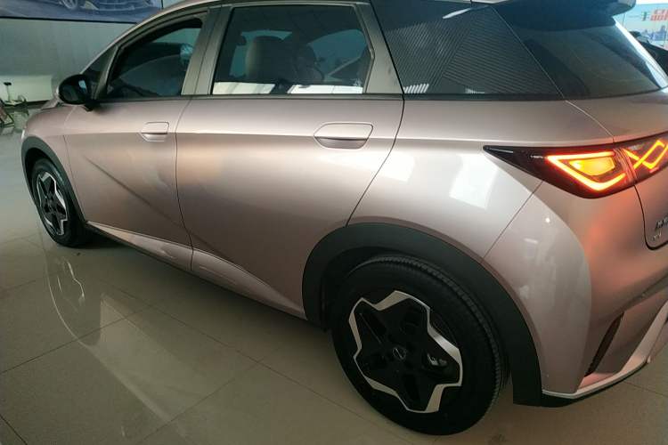 Used BYD Dolphin 2021 405 km Fashion Edition
