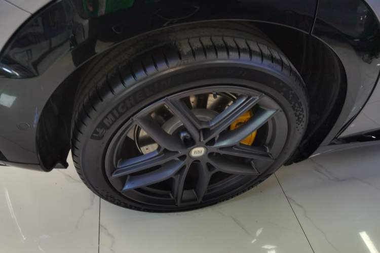 Used  YU7 2025 Ultra-Long Range High-Performance All-Wheel-Drive Max Edition
