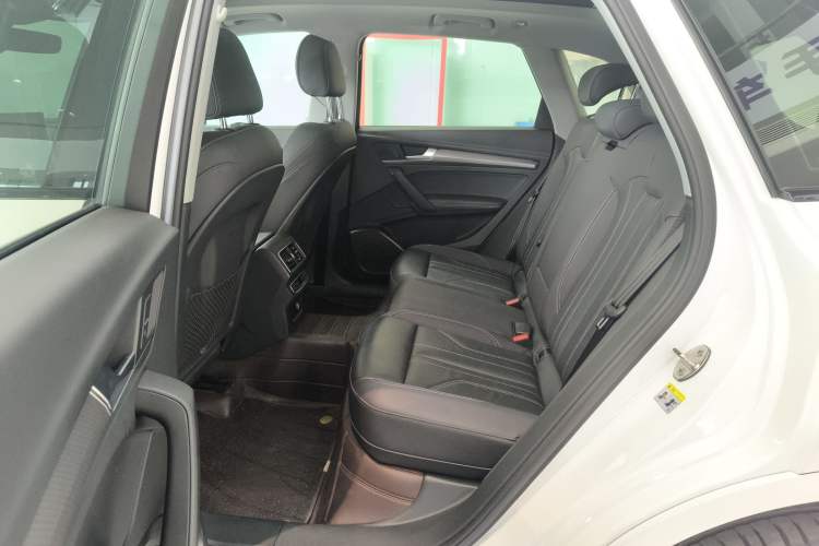 Used Audi Q5L 2022 40T Fashionable and Dynamic Model
