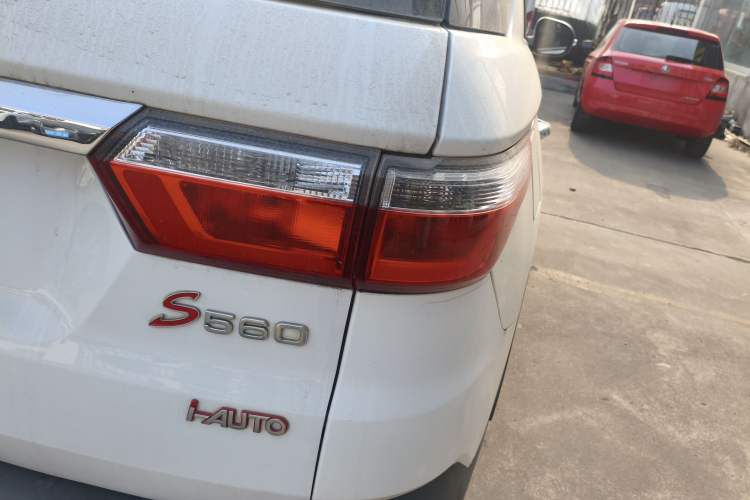 Used Dongfeng Fengon S560 2018 1.8L CVT Comfort Model 7 Seats