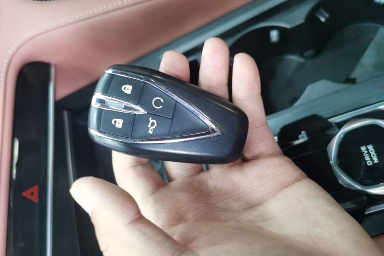 Used Changan CS75 PLUS 2024 3rd Generation Champion Edition 2.0T Intelligent Drive Performance Model
