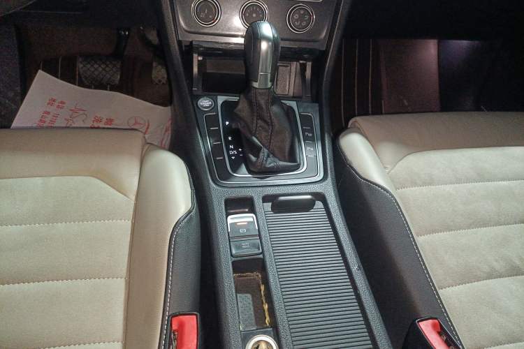 Used Volkswagen Golf 2017 230TSI Automatic Luxury Million-Vehicle Commemorative Edition