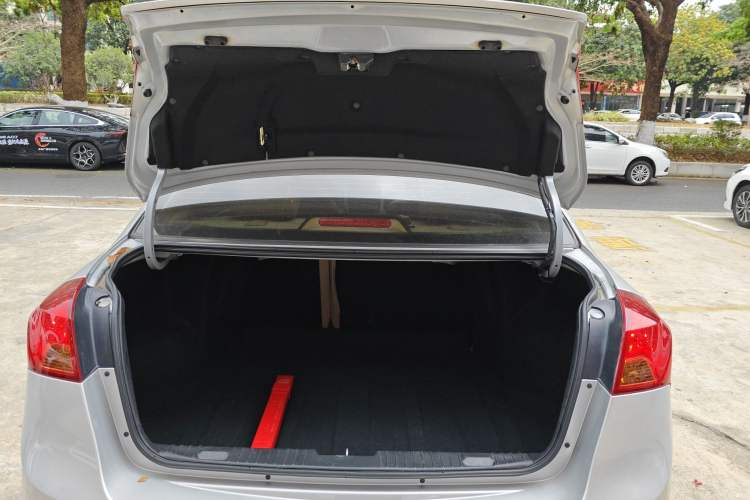 Used Buick Excelle 2013 1.5L Automatic Classic Model
