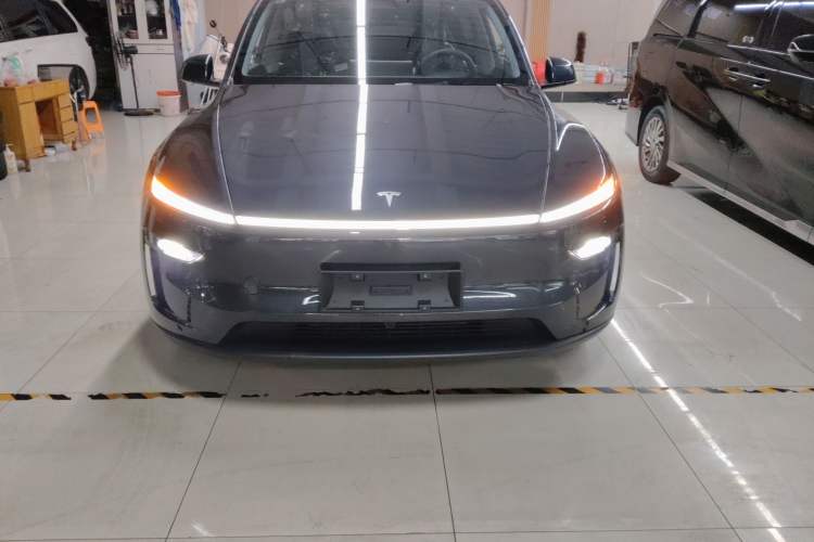 Used Tesla Model Y 2025 Rear-Wheel-Drive Version
