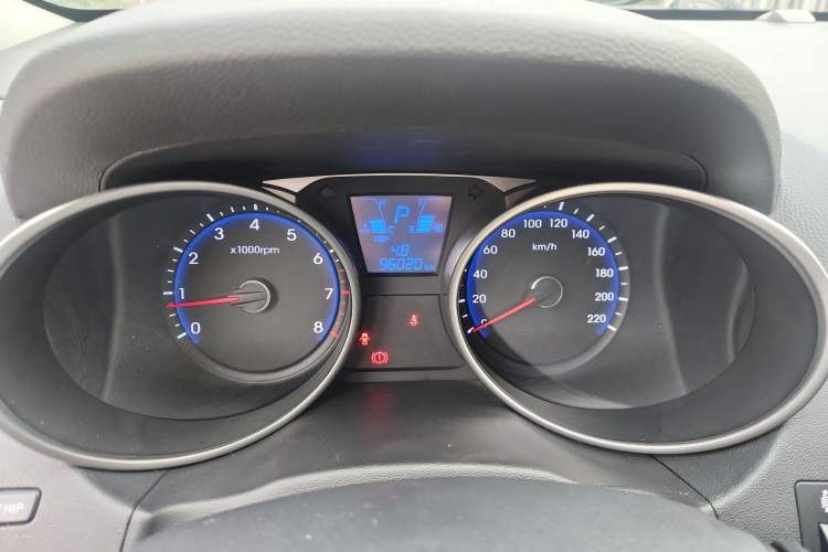 Used Hyundai ix35 2015 2.0L Automatic 2WD Smart Type China IV