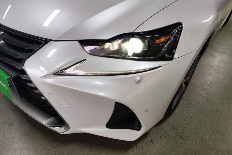 Used Lexus IS 2017 300 Leading Edition
