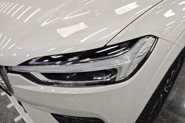 Used Volvo XC60 2019 T5 4x4 Zhiyuan Edition China VI Standard
