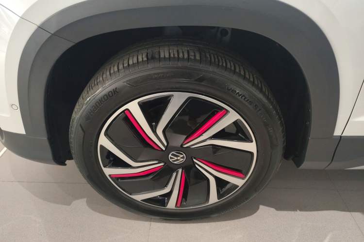 Used Volkswagen Tharu 2024 300TSI Two-Wheel-Drive Moon Luxury Edition