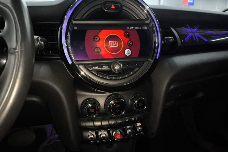 Used  MINI 2019 1.5T COOPER Artist
