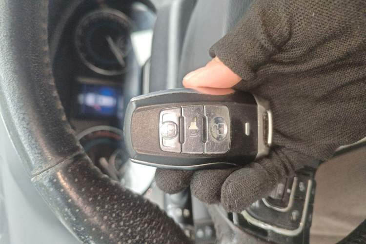 Used Haval H2 2016 Red Label 1.5T Manual Two-Wheel Drive Elite Model
