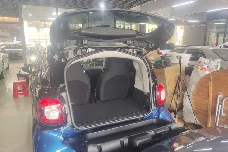 Used  fortwo 2015 1.0L 52 kW hardtop Dynamic version
