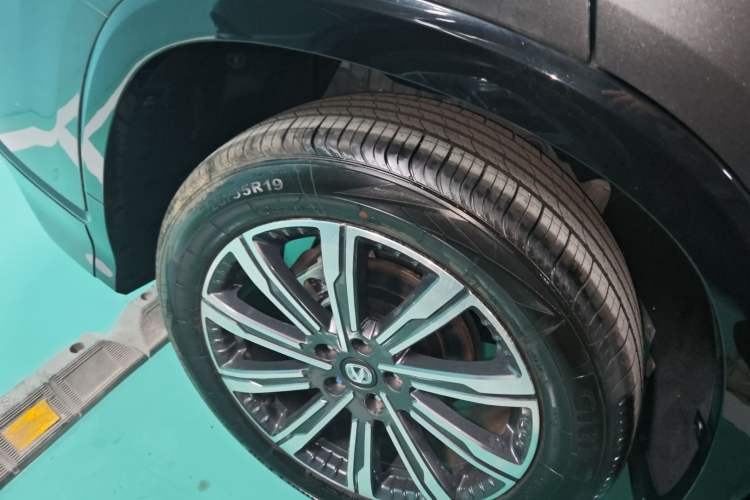 Used Changan CS75 PLUS 2024 3rd Generation Champion Edition 1.5T Intelligent Drive Dynamic Model
