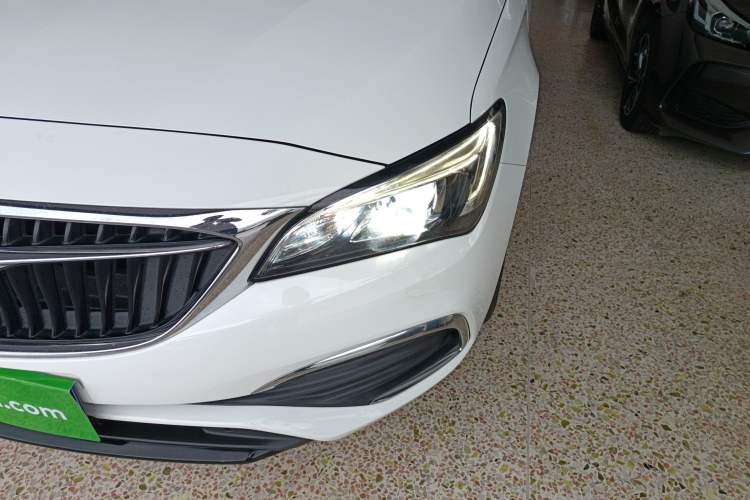 Used Buick Verano 2018 Sedan 20T Dual-Clutch Leading Model
