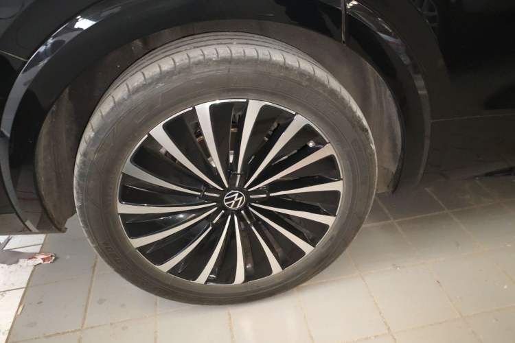 Used Volkswagen Viloran 2023 Revised 380TSI Prestige Edition
