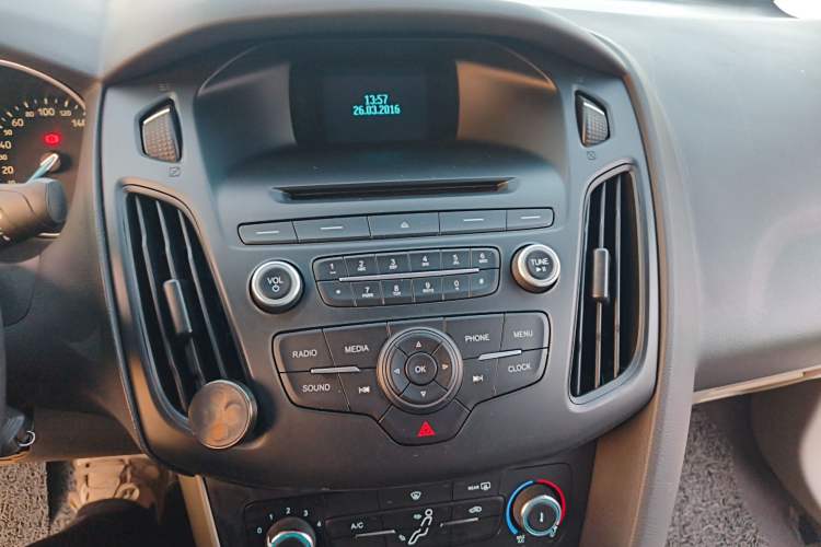 Used Ford Focus 2015 Sedan 1.6L Automatic Comfort Model
