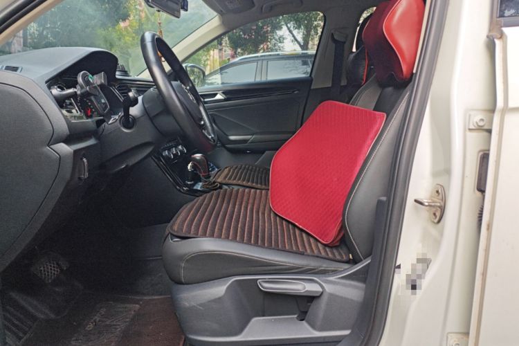 Used Volkswagen T-ROC 2018 280TSI DSG Two-Wheel-Drive Comfort Version China V Standard
