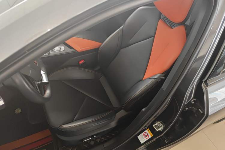 Used Changan UNI-V iDD 2023 Zhidian iDD 1.5T 113km Smart & Fun Version (Rapid Edition)
