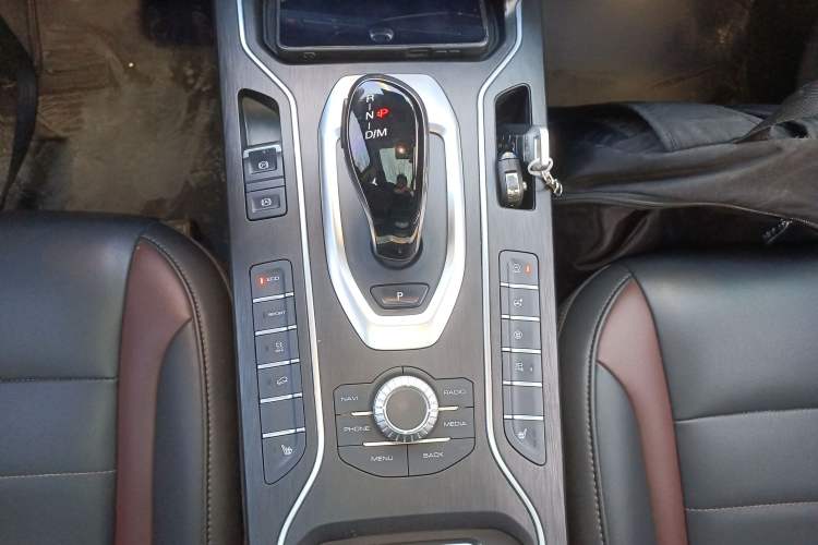 Used Wey VV5 2021 1.5T Two-Wheel Drive Smart Pioneer
