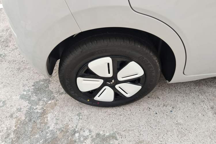 Used Wuling Hongguang MINIEV 2025 Four-Door Version Advanced Edition
