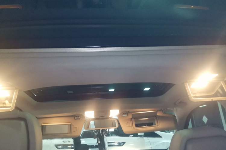 Used Mercedes-Benz E-Class 2015 E 260 L Sport & Fashion Model
