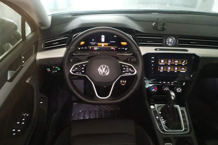 Used Volkswagen Magotan 2025 Zhongxiang Version 280TSI DSG Comfort Edition
