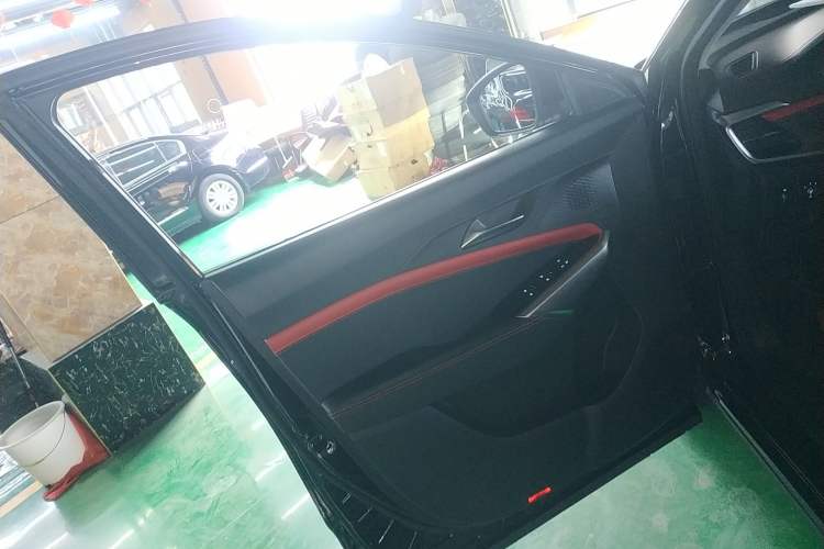 Used SOL X8 2021 300T DCT Leading Smart Connectivity Version 7 Seats
