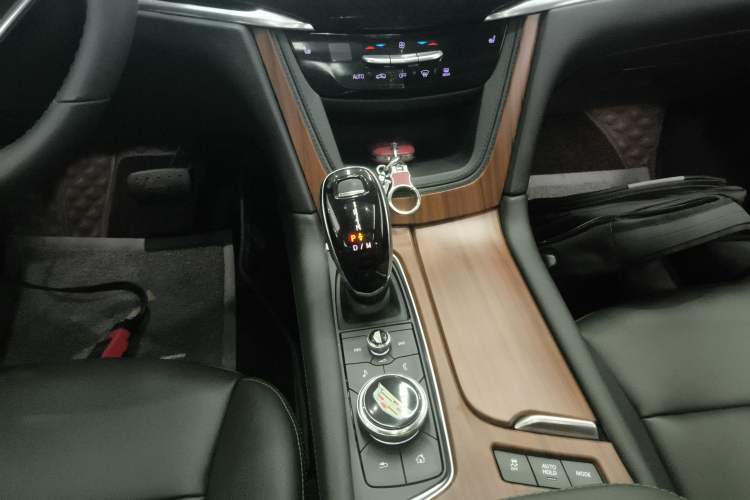 Used Cadillac XT6 2022 2.0T Six-Seater Two-Wheel-Drive Luxury Version