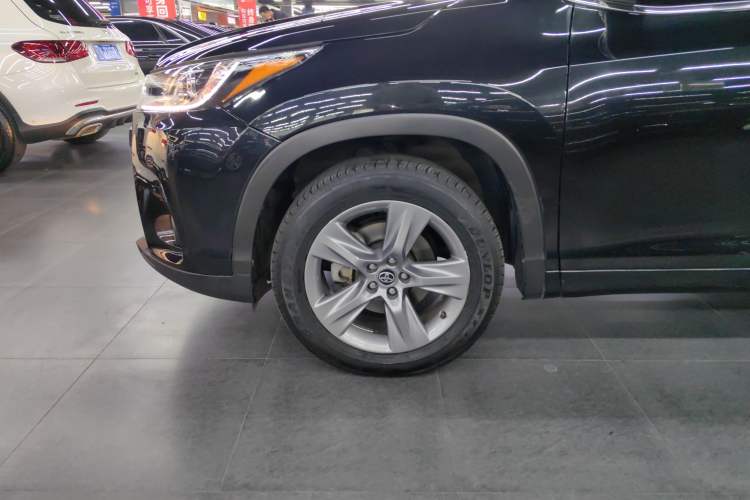 Used Toyota Highlander 2018 2.0T Four-Wheel Drive Luxury Edition 7 Seats China V Emission Standard
