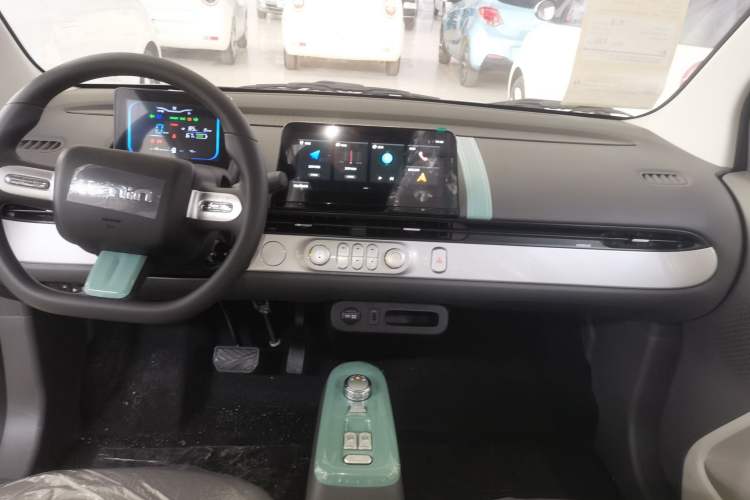 Used  Lumin 2025 210 km Fragrant Edition
