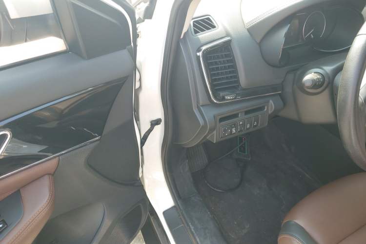 Used Dongfeng Aeolus AX7 2018 Classic 1.6T Automatic Luxury Model
