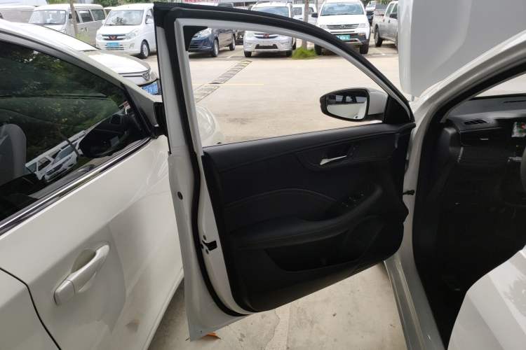 Used Roewe i5 2023 1.5L CVT Luxury Edition
