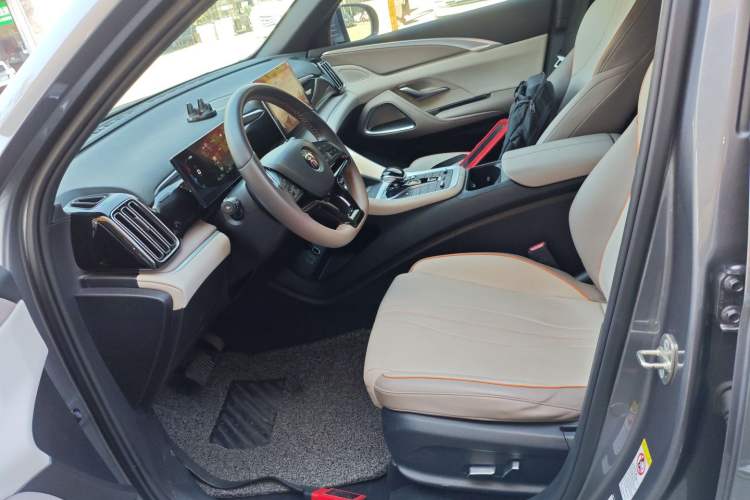 Used BYD Song Pro New Energy 2023 Champion Edition DM-i 71KM Navigation Model
