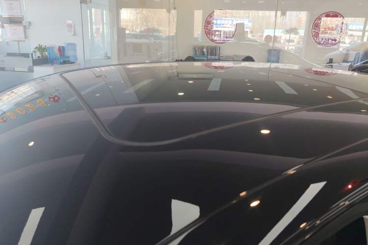 Used Hongqi H5 2025 2.0T Automatic Flagship 500 000-Vehicle Commemorative Edition
