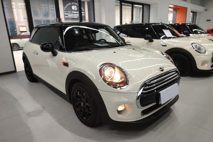 Used  MINI 2016 1.5T COOPER
