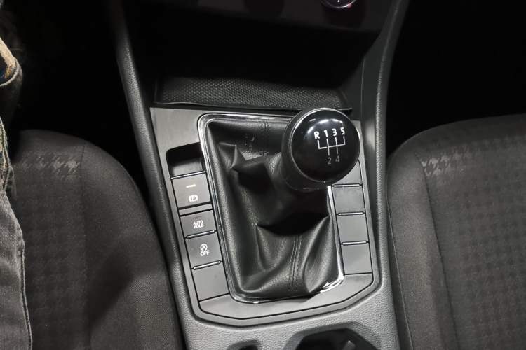 Used Volkswagen Bora 2020 1.5L Manual Fashion Edition
