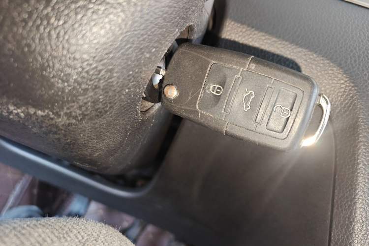 Used Volkswagen Santana 2016 1.6L Manual Fashion Edition
