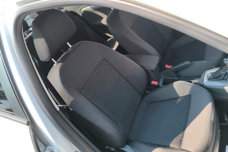 Used Volkswagen Lavida 2013 Revised Classic 1.6L Automatic Fashion Edition