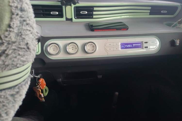 Used Wuling Hongguang MINIEV 2021 Macaron Premium Model – Lithium Iron Phosphate
