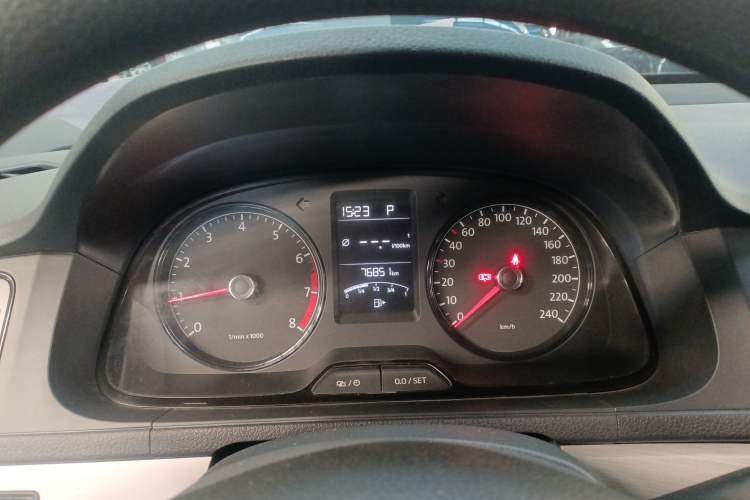 Used Volkswagen Gran Lavida 2013 1.6L Automatic Fashion Model
