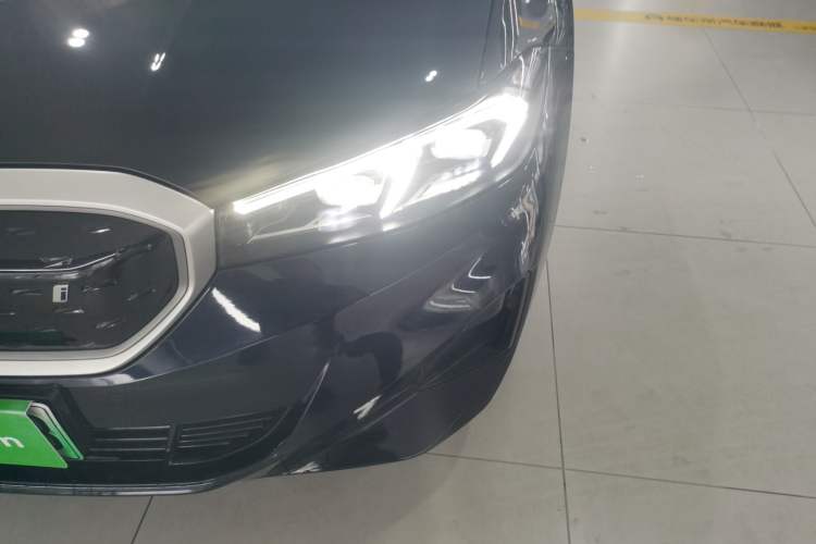 Used BMW i3 2024 eDrive 35 L
