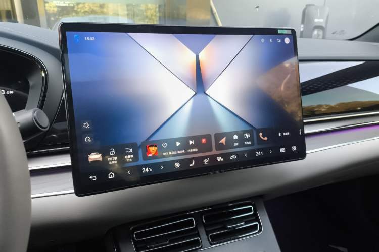 Used BYD Han 2024 EV Glory Edition 610 km All-Wheel Drive "Tian Shen Zhi Jia" Intelligent Driving Model
