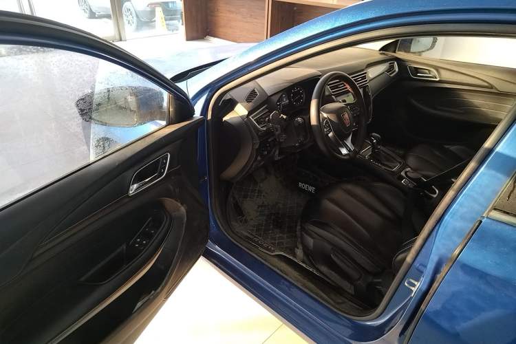 Used Roewe i5 2019 1.5L Automatic 4G Connected Langhao Edition
