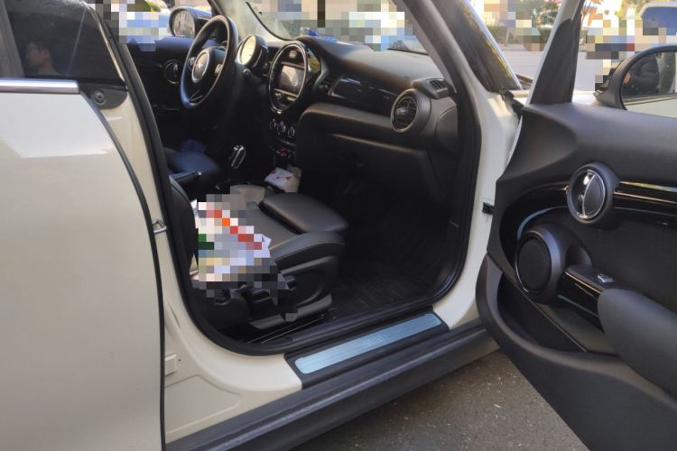 Used  MINI 2019 1.5T COOPER Classic Edition Five-Door Version
