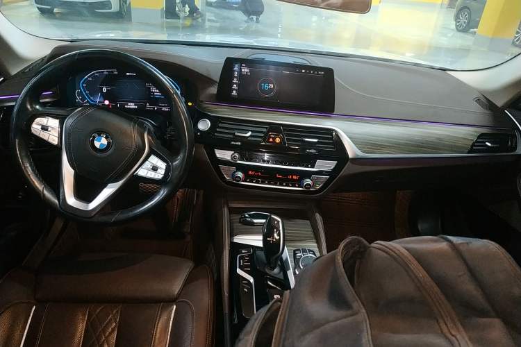 Used BMW 5 Series New Energy 2020 Mileage Upgrade Version 530Le Pioneer Edition
